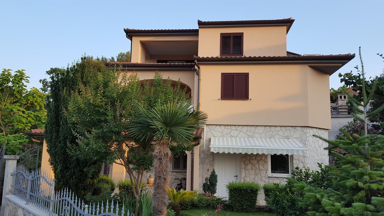 Apartments Ginkgo Banjole Exterior foto